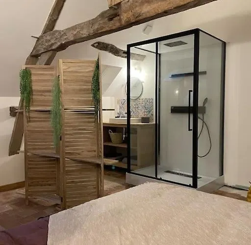 Maison Bord De Loire